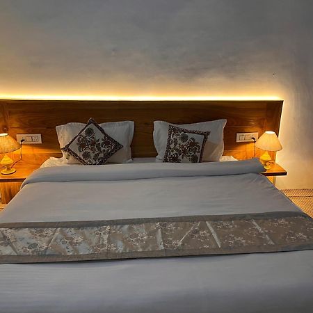 Traveller Nest Hotel Deskit Екстериор снимка