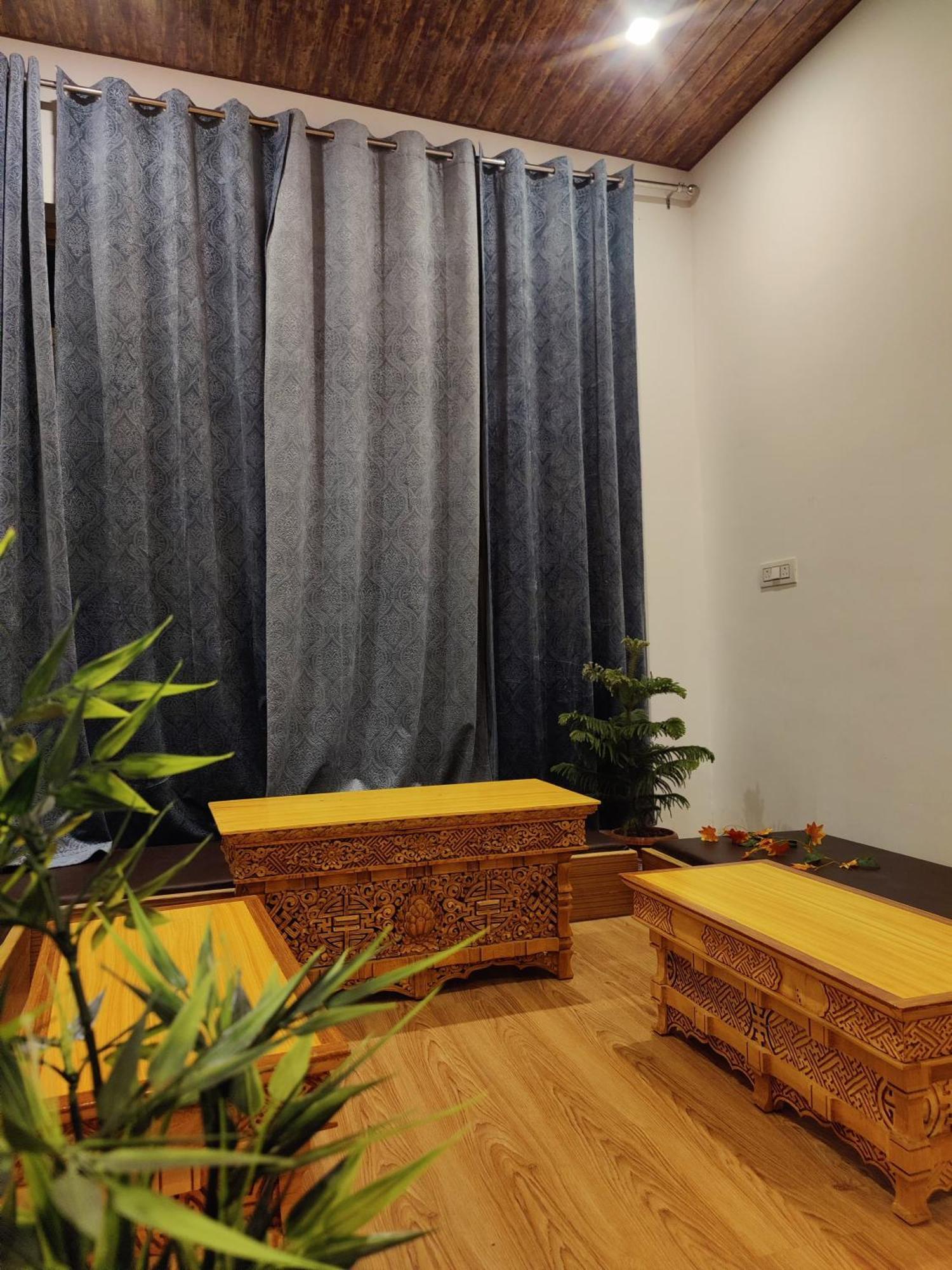 Traveller Nest Hotel Deskit Екстериор снимка