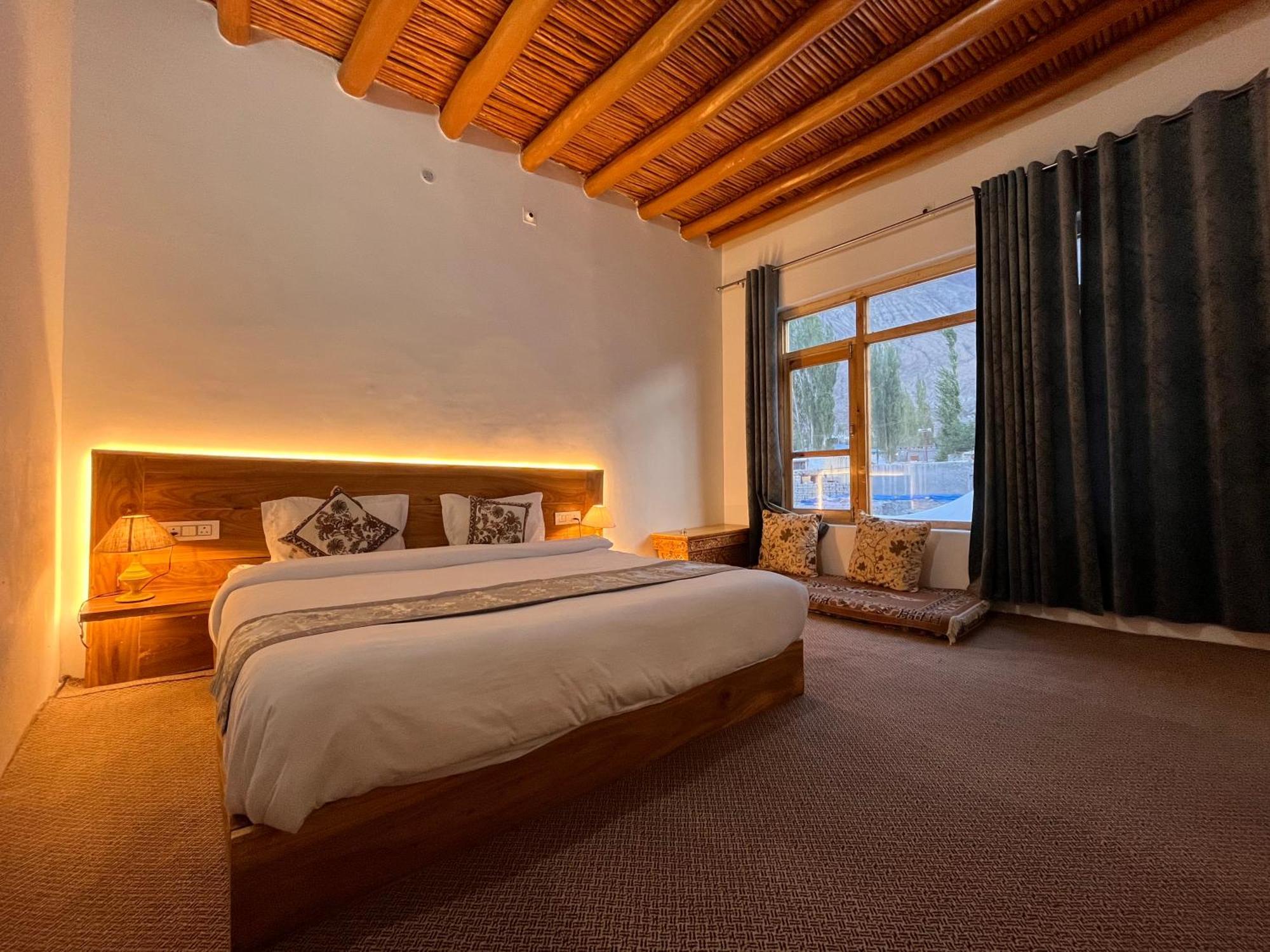 Traveller Nest Hotel Deskit Екстериор снимка
